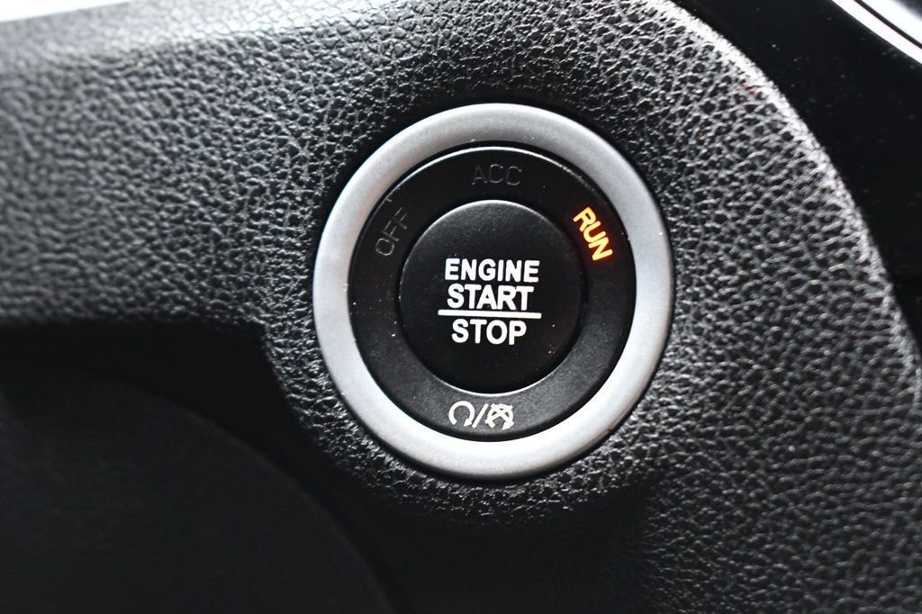 Used 2019 Chrysler 300 S image 30