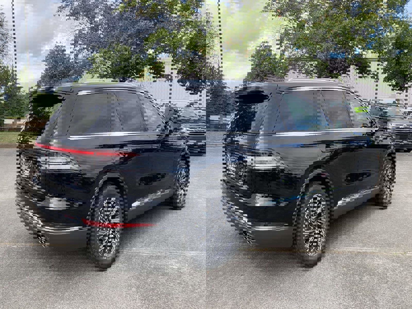 New 2025 Lincoln Aviator 2WD w/ Equipment Group 101A image 3