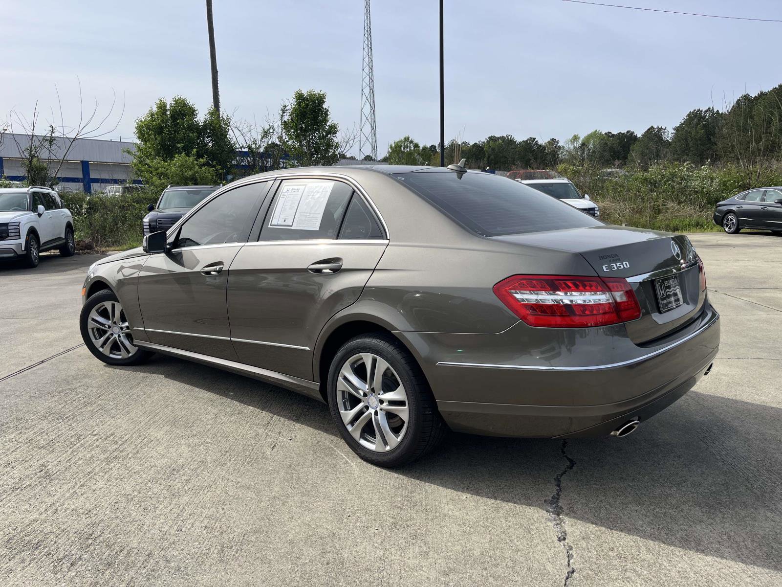 Used 2011 Mercedes-Benz E 350 4MATIC Sedan image 5