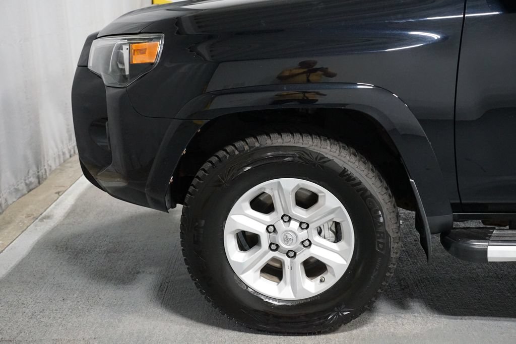 Certified 2017 Toyota 4Runner SR5 AWD/4WD image 5