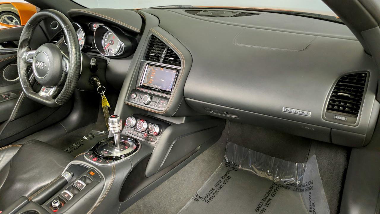 Used 2015 Audi R8 V8 w/ Full Leather Package image 24