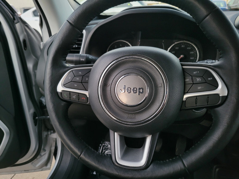 Used 2019 Jeep Renegade Latitude w/ Cold Weather Group AWD/4WD image 30