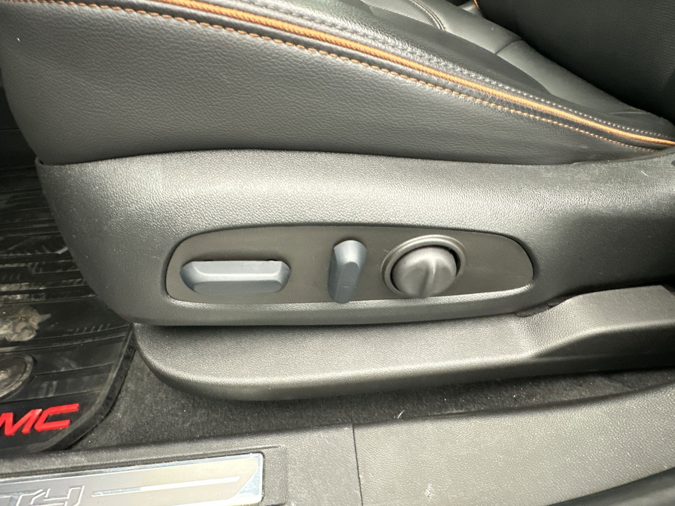 Certified 2023 GMC Acadia AT4 w/ Technology Package AWD/4WD image 14