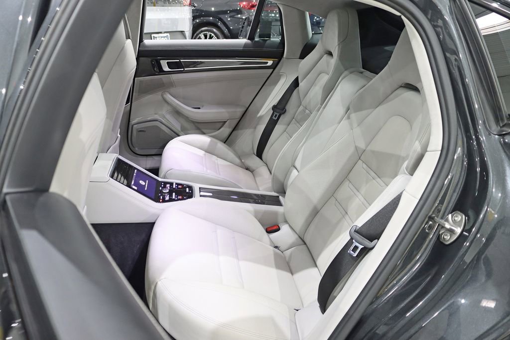 Used 2018 Porsche Panamera Turbo image 27