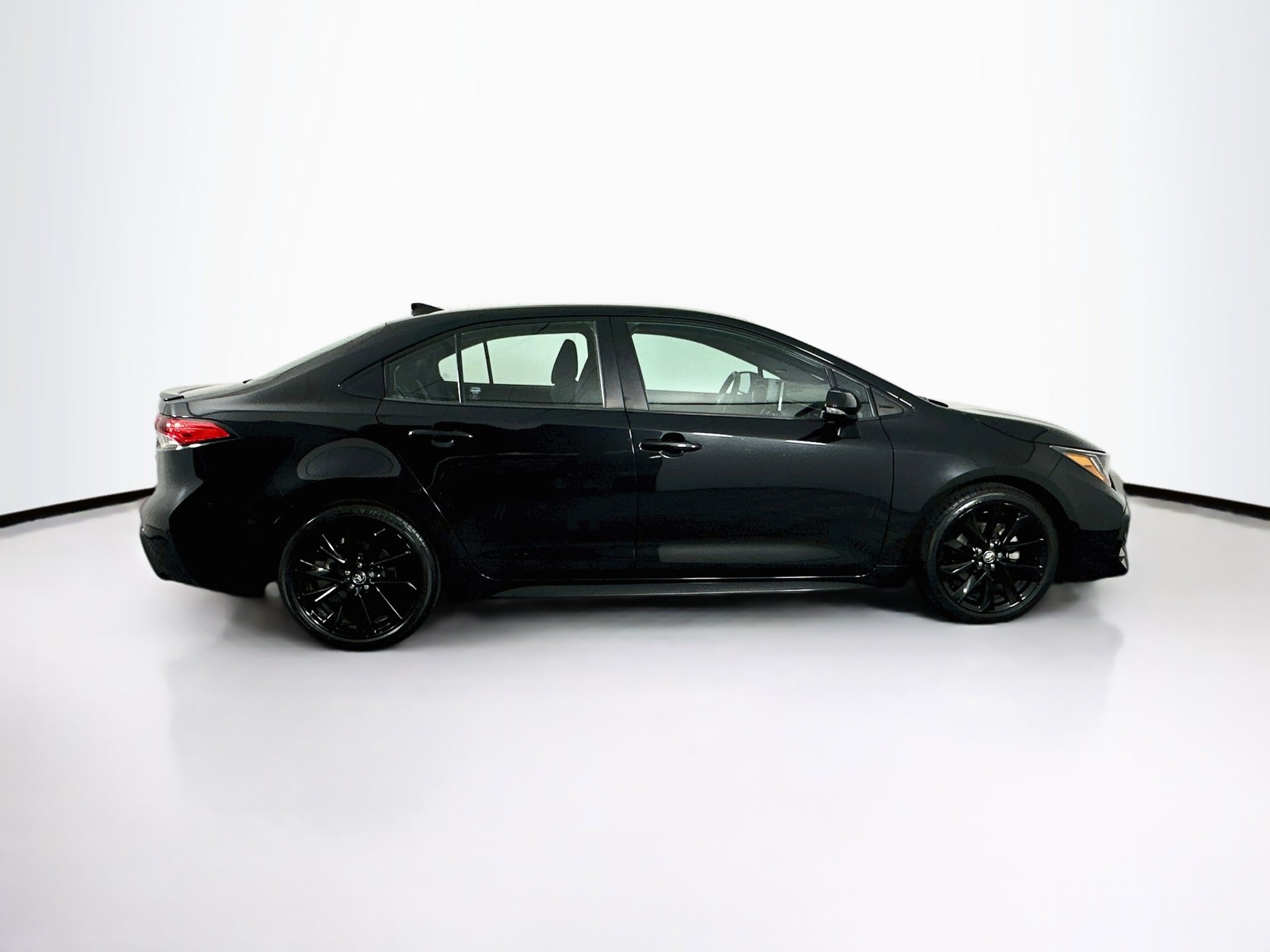 Used 2021 Toyota Corolla SE w/ Carpet Mat Package (TMS) FWD image 10