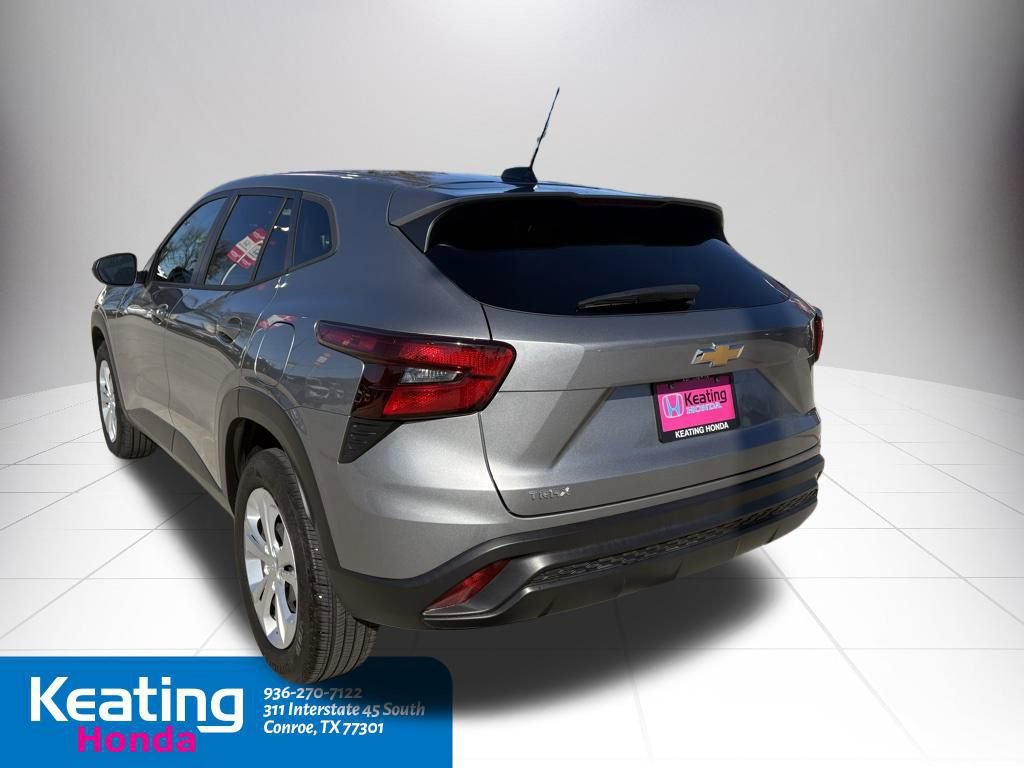 Used 2024 Chevrolet Trax LS image 8