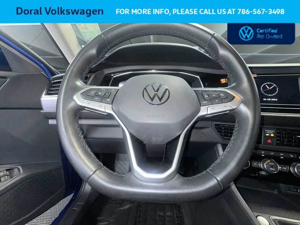 Certified 2023 Volkswagen Jetta SE w/ Panoramic Sunroof Package FWD image 15