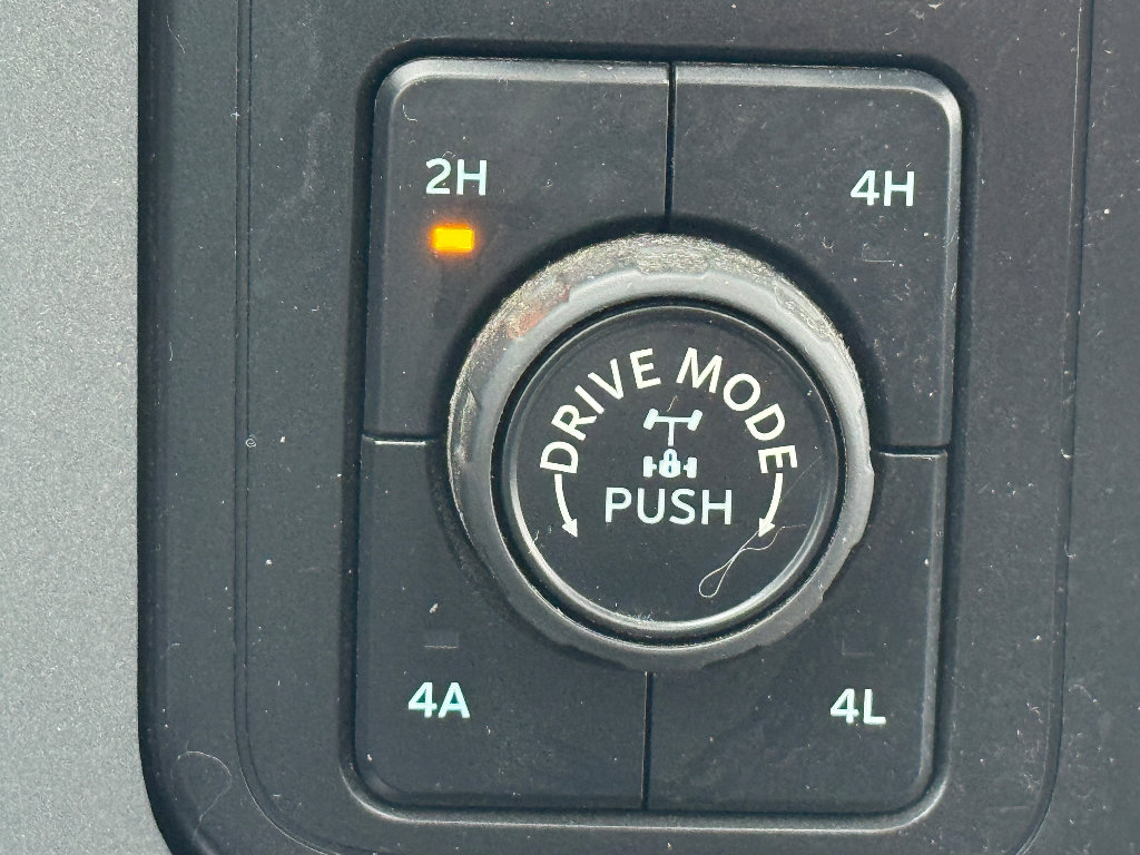 Used 2021 Ford F150 Lariat w/ Equipment Group 502A High image 9