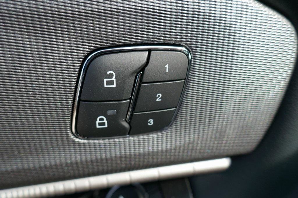 New 2025 Ford Explorer ST-Line w/ Premium Package image 17