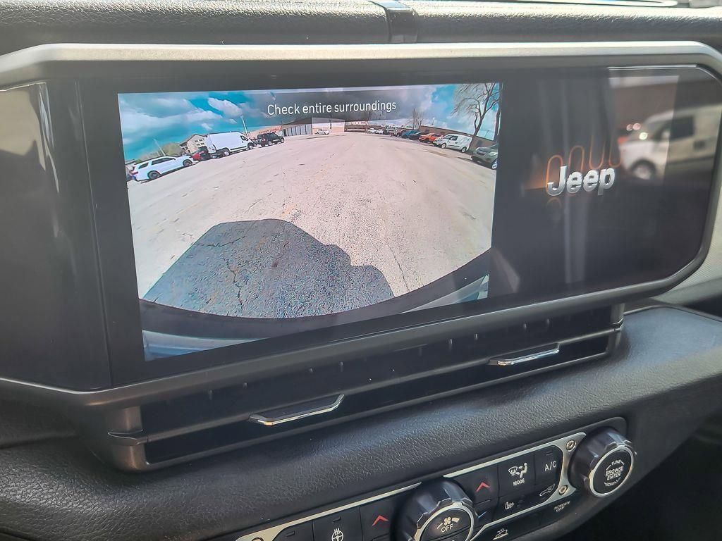 Used 2024 Jeep Wrangler Sport S AWD/4WD image 15