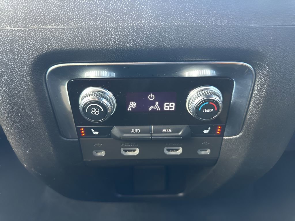 Used 2021 GMC Yukon XL Denali w/ Denali Ultimate Package image 15