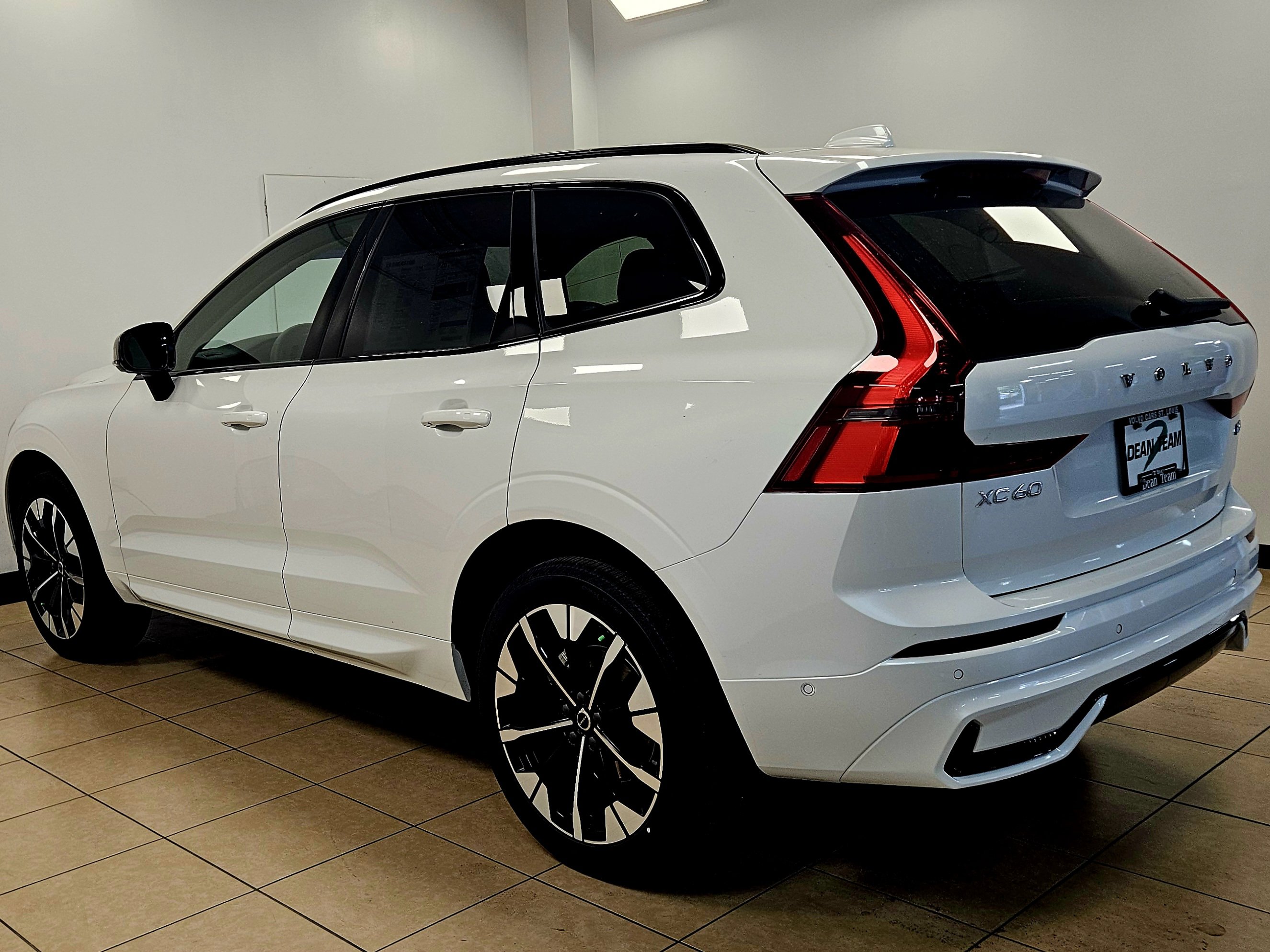 New 2026 Volvo XC60 B5 Plus w/ Climate Package image 6