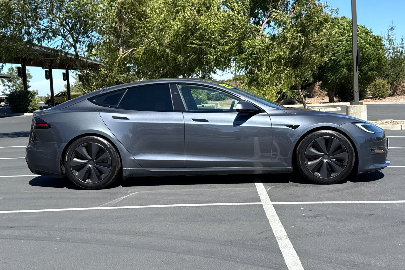 Used 2023 Tesla Model S Standard Range AWD/4WD image 10