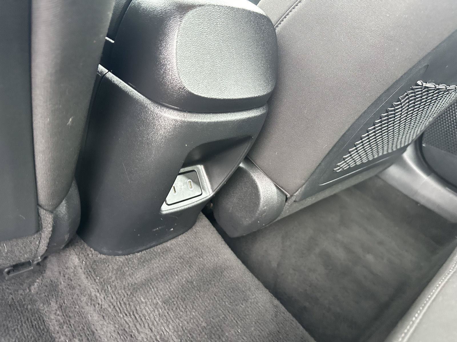 Used 2025 Hyundai Elantra SEL FWD image 13