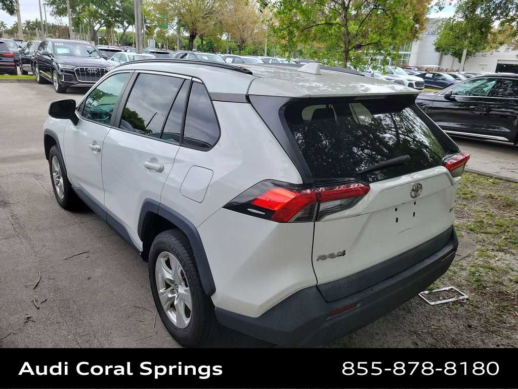 Used 2021 Toyota RAV4 XLE w/ Convenience Package FWD image 20