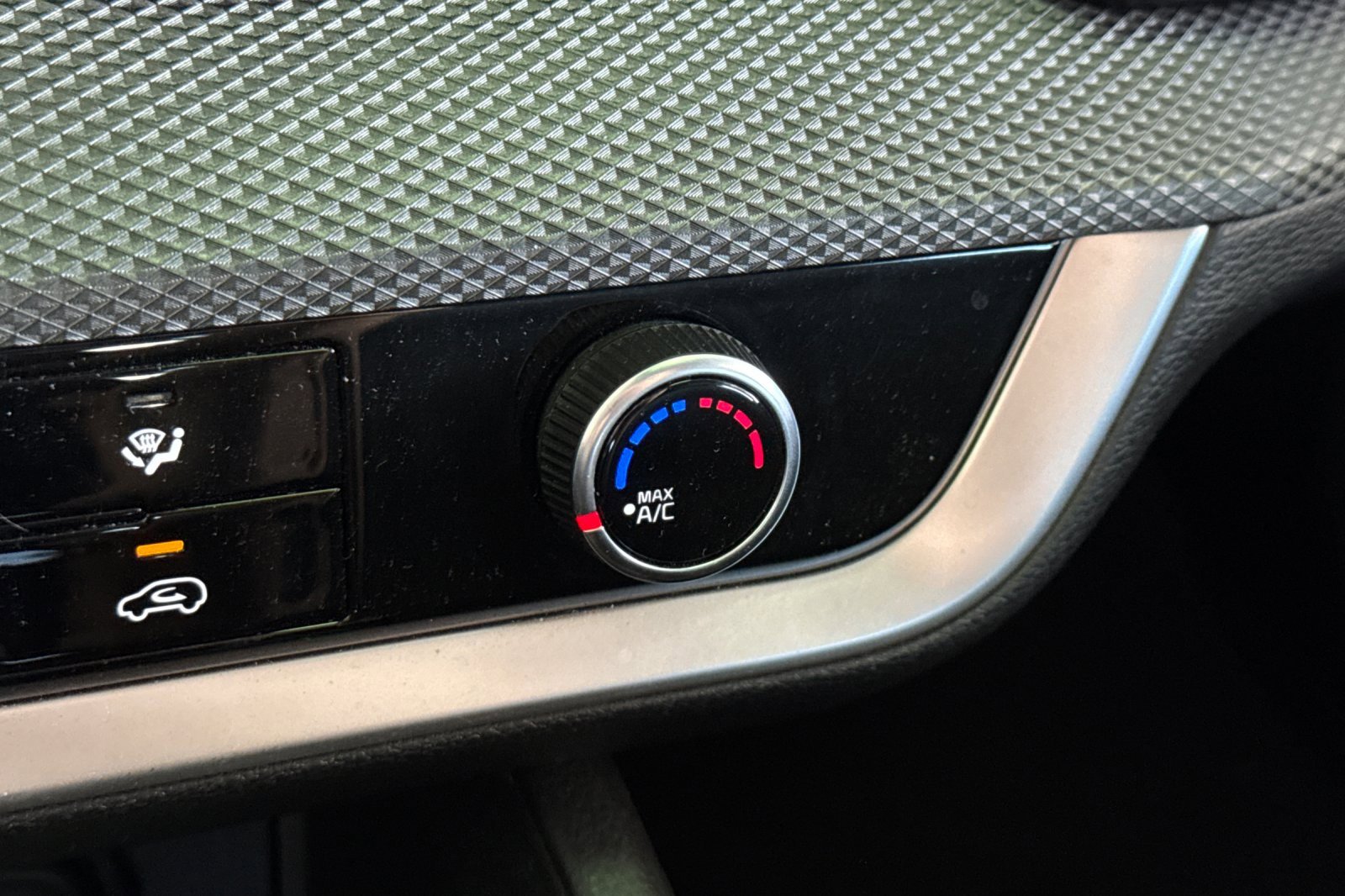 Used 2024 Kia Sportage LX image 31