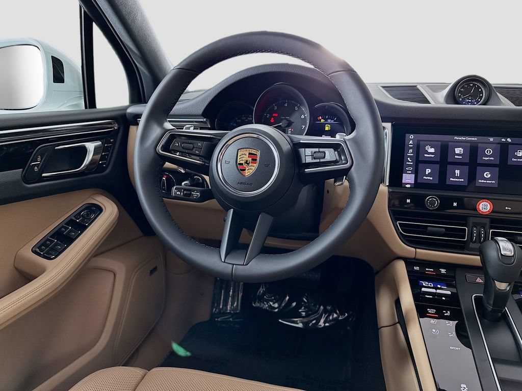 Certified 2026 Porsche Macan AWD/4WD image 25