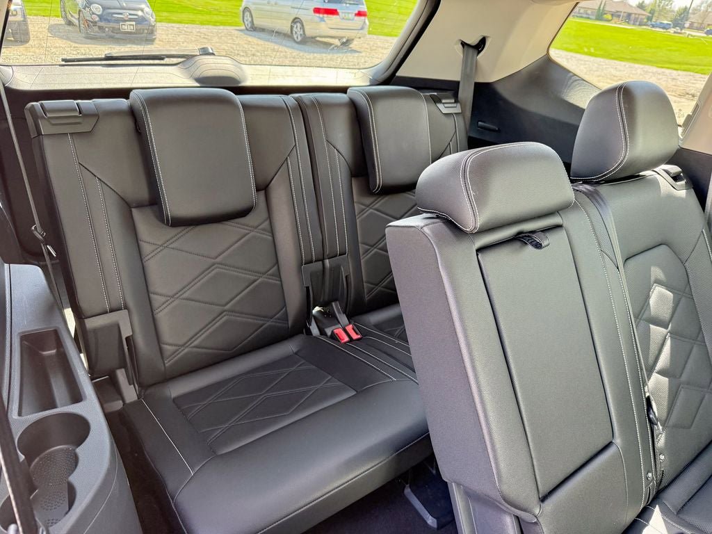 Used 2025 Volkswagen Atlas SE AWD/4WD image 19