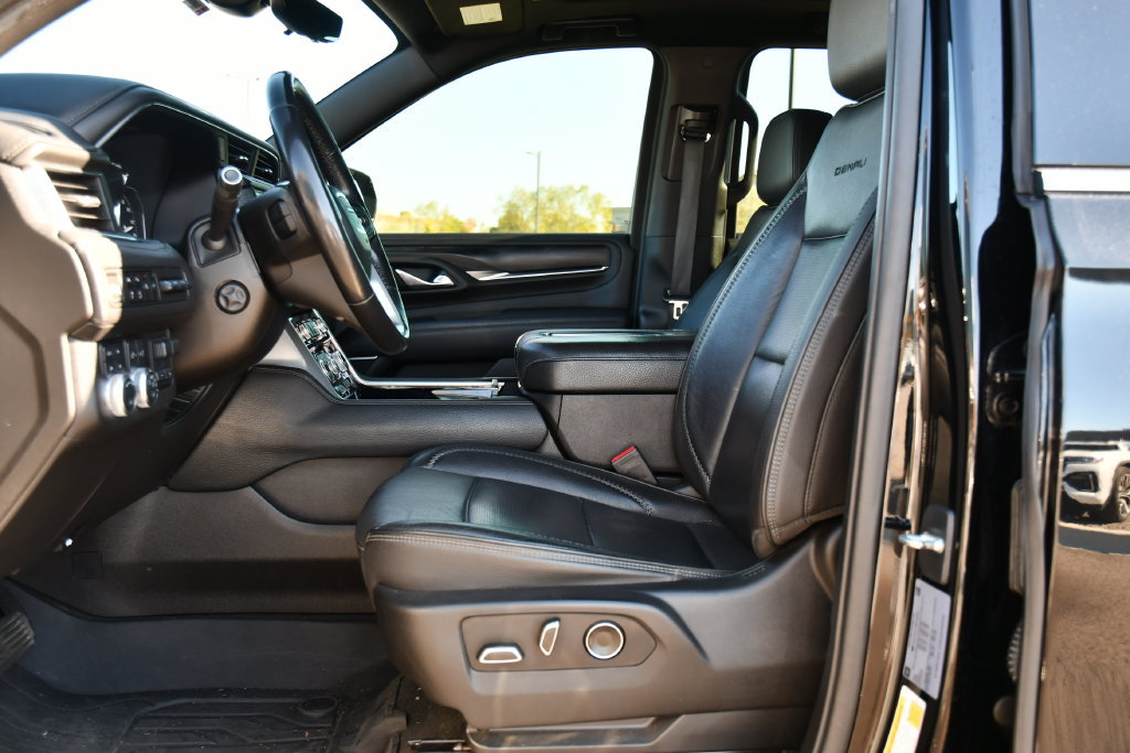 Used 2021 GMC Yukon XL Denali w/ Denali Ultimate Package AWD/4WD image 18