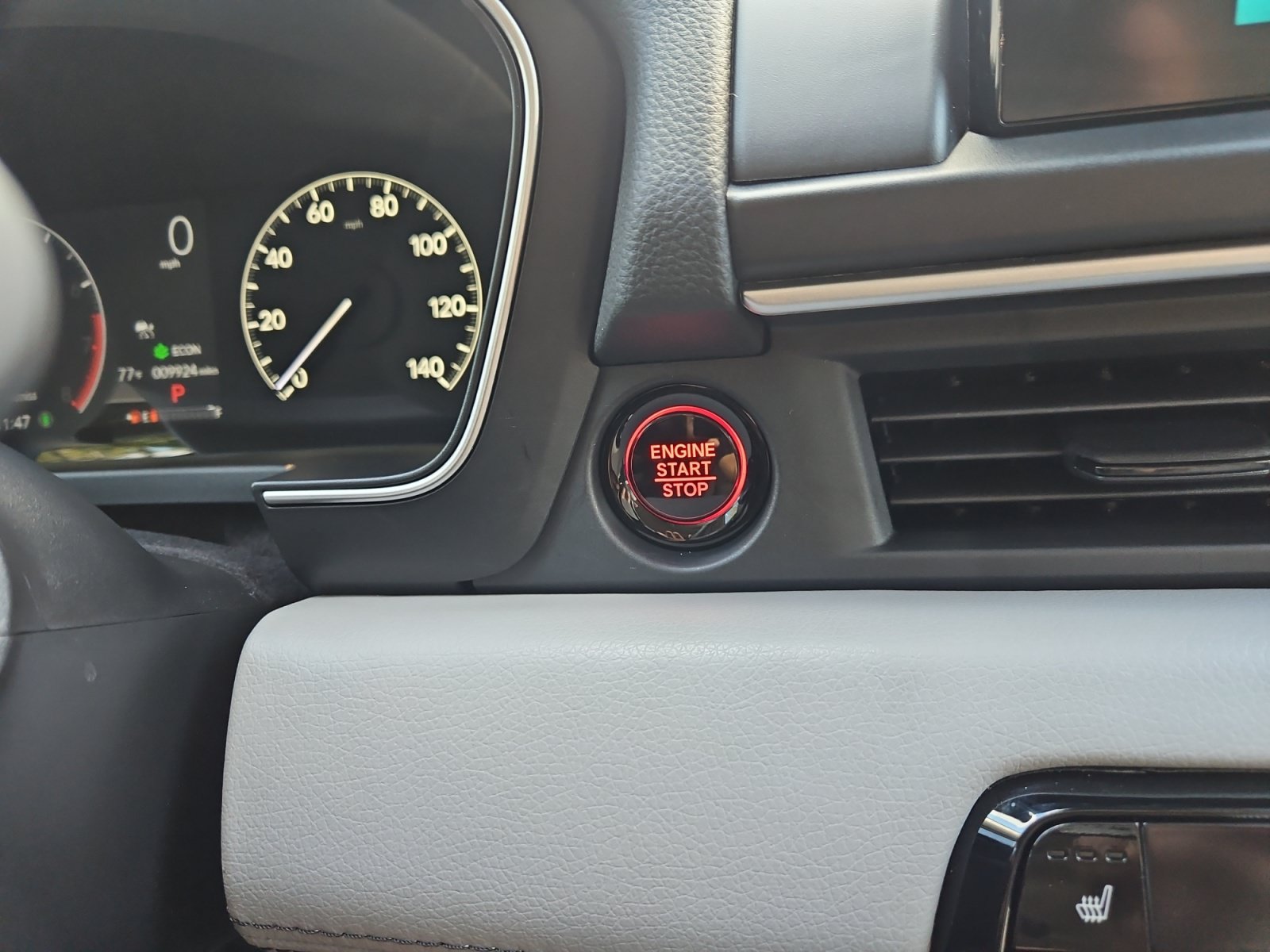 Used 2024 Honda Pilot Touring image 12