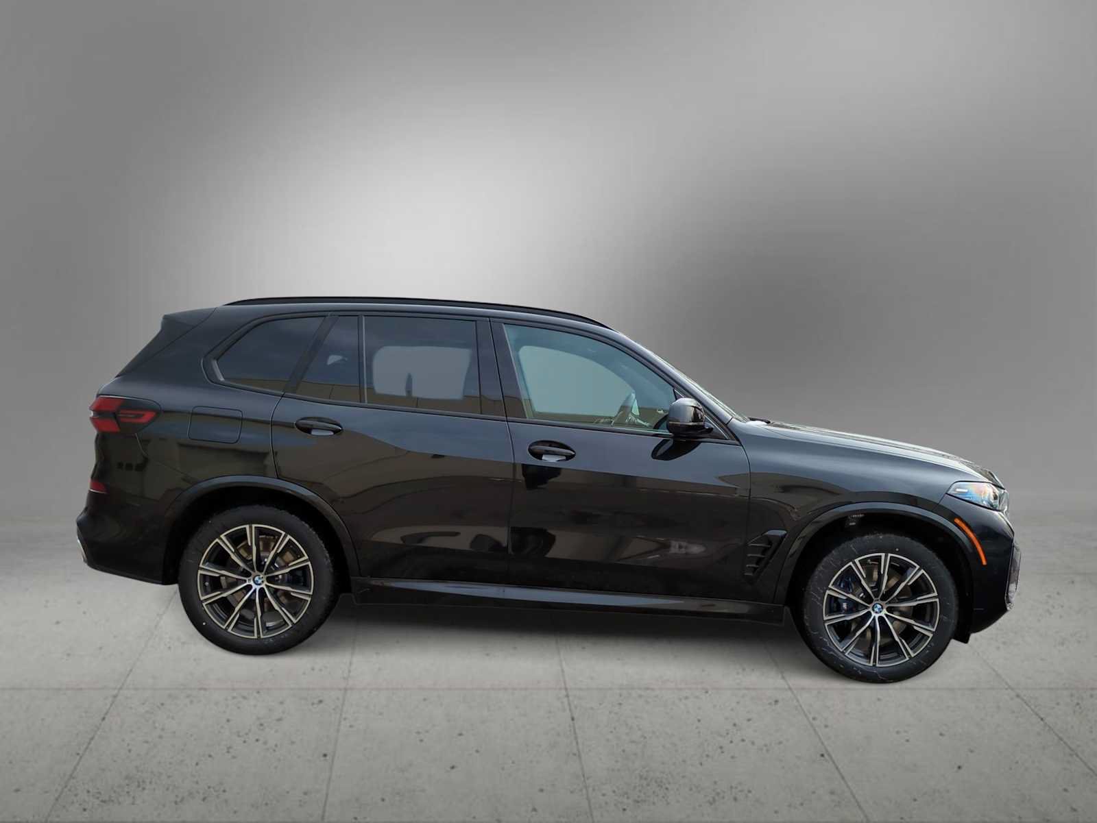 New 2026 BMW X5 M60i AWD/4WD image 9