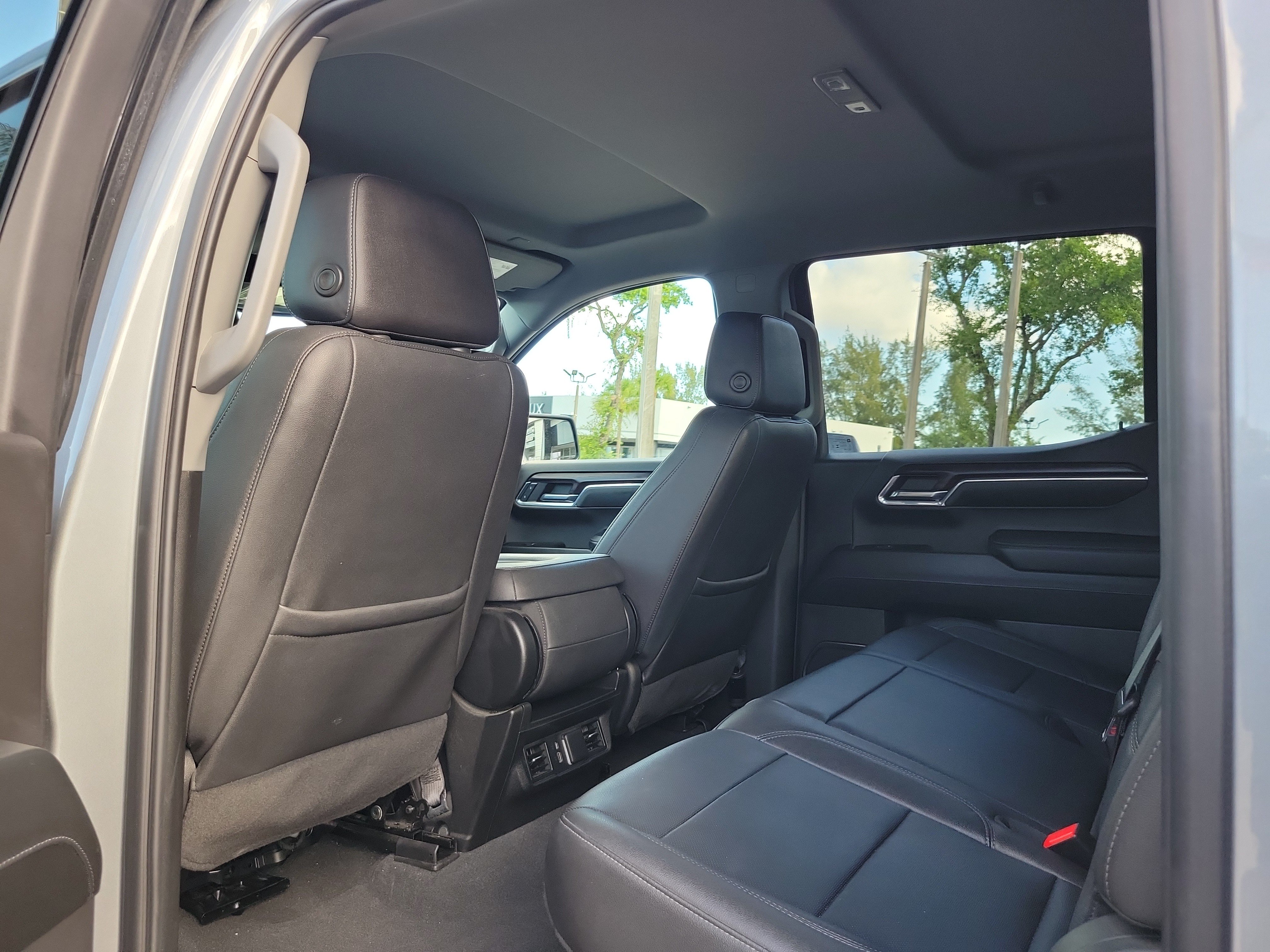 Used 2024 GMC Sierra 1500 SLT AWD/4WD image 15