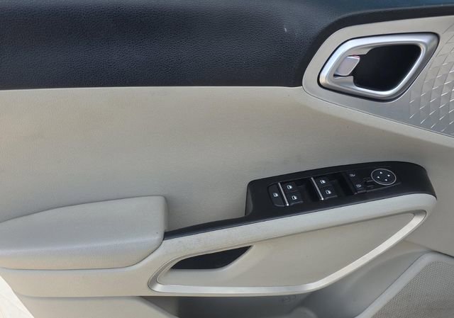 Used 2021 Kia Soul LX FWD image 7