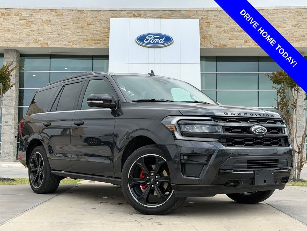 Used 2022 Ford Expedition Limited AWD/4WD image 1