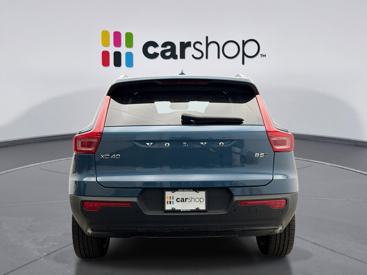 Used 2025 Volvo XC40 B5 Plus AWD/4WD image 4