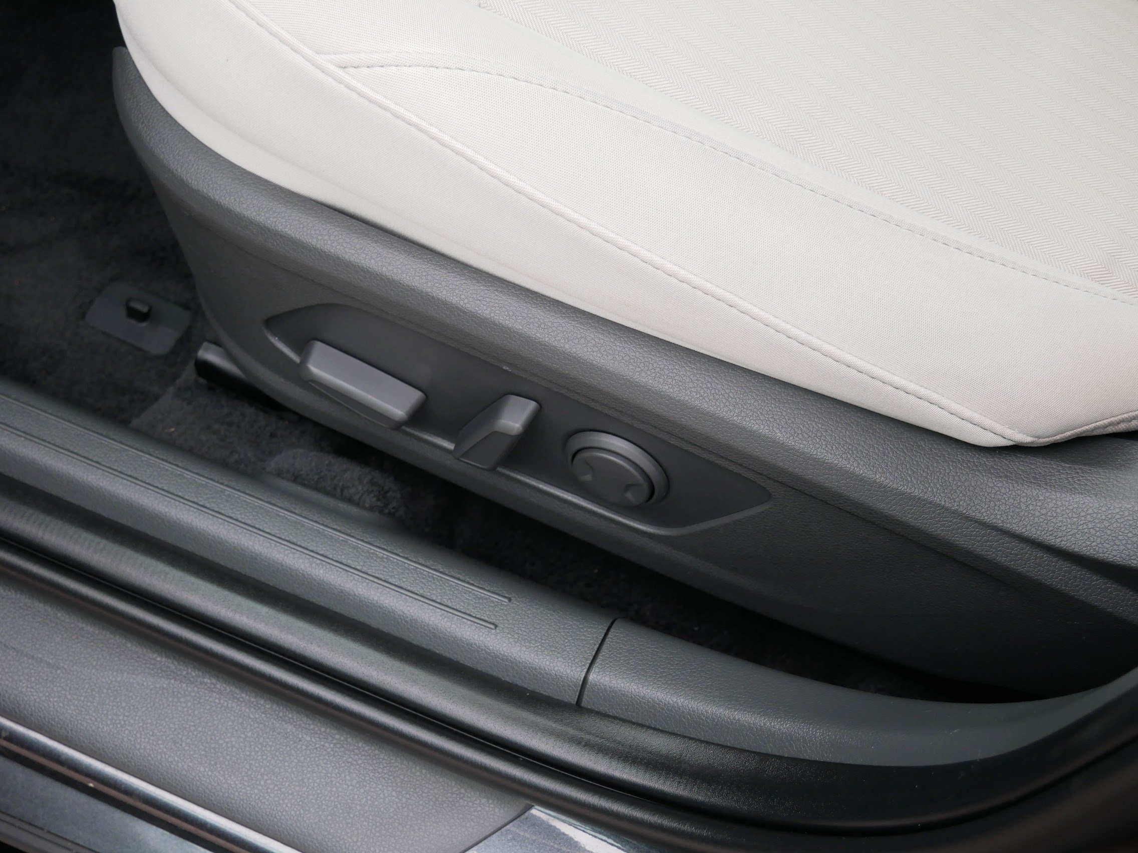 Certified 2025 Hyundai Sonata SEL AWD/4WD image 17