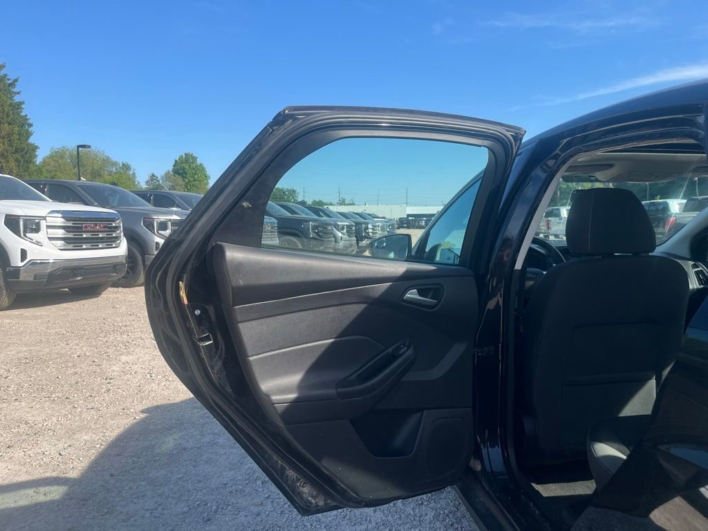 Used 2014 Ford Focus SE FWD image 28