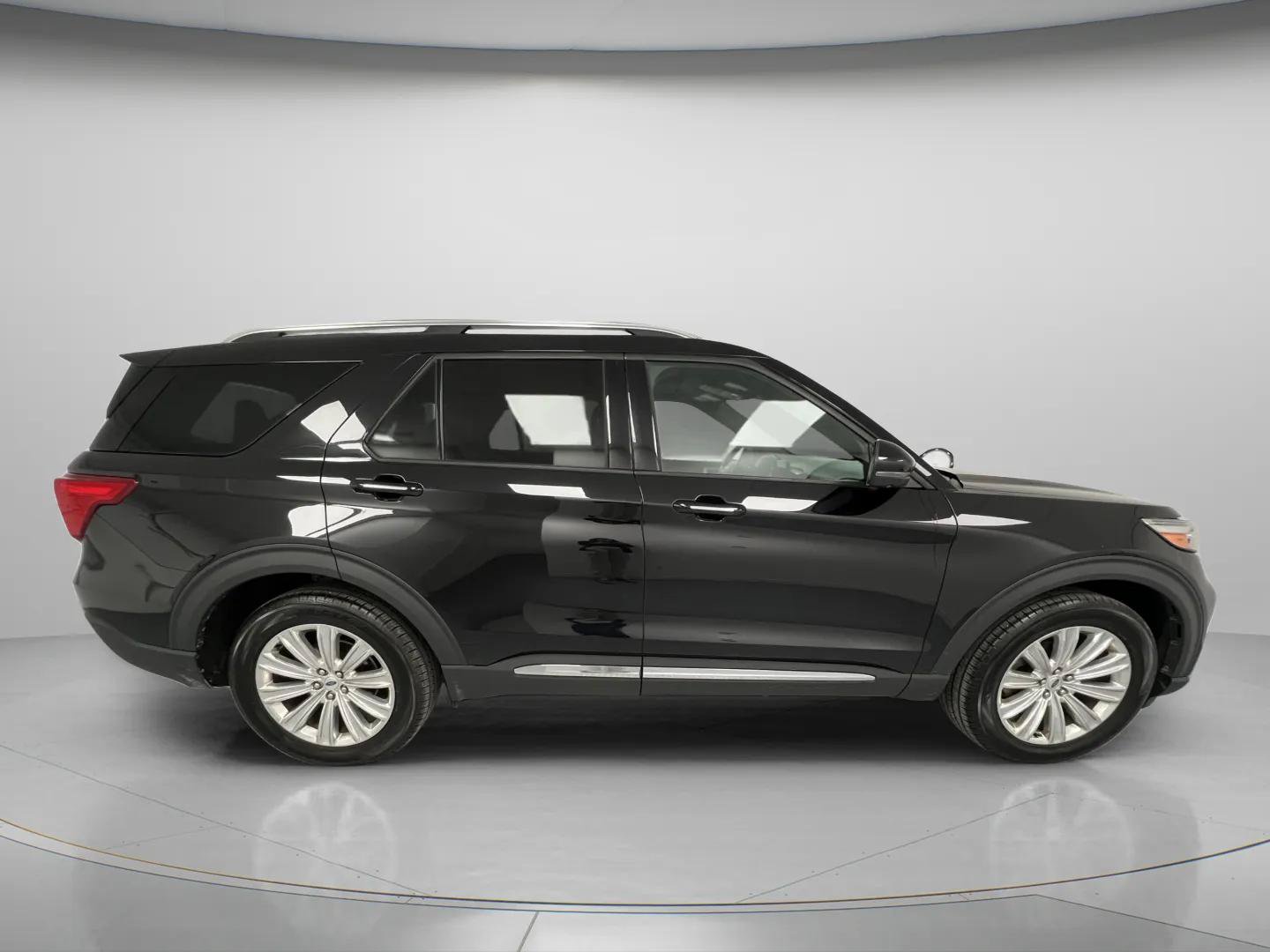 Used 2020 Ford Explorer Limited AWD/4WD image 9