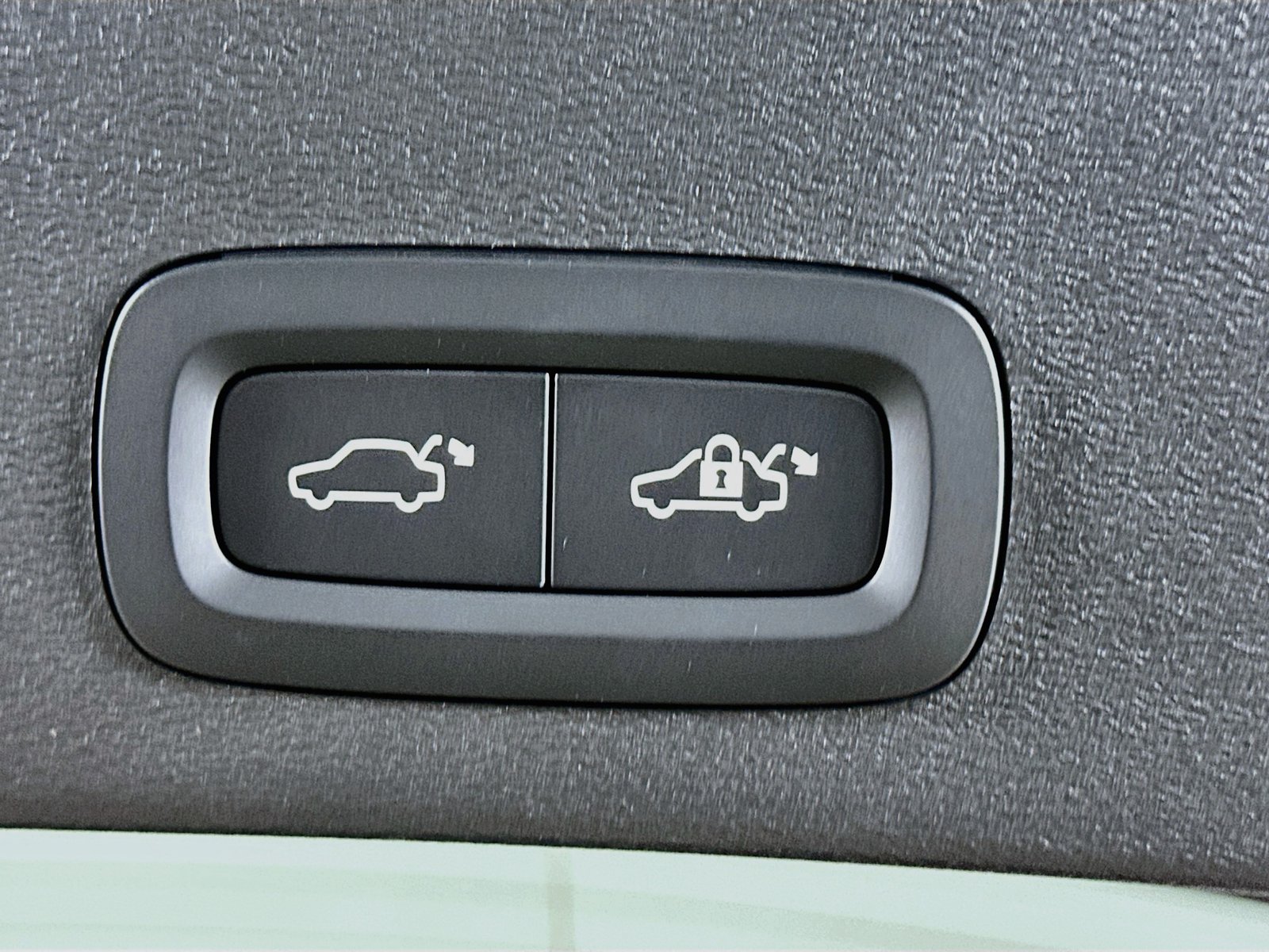 New 2026 Volvo XC40 B5 Ultra w/ Protection Package Premier AWD/4WD image 39