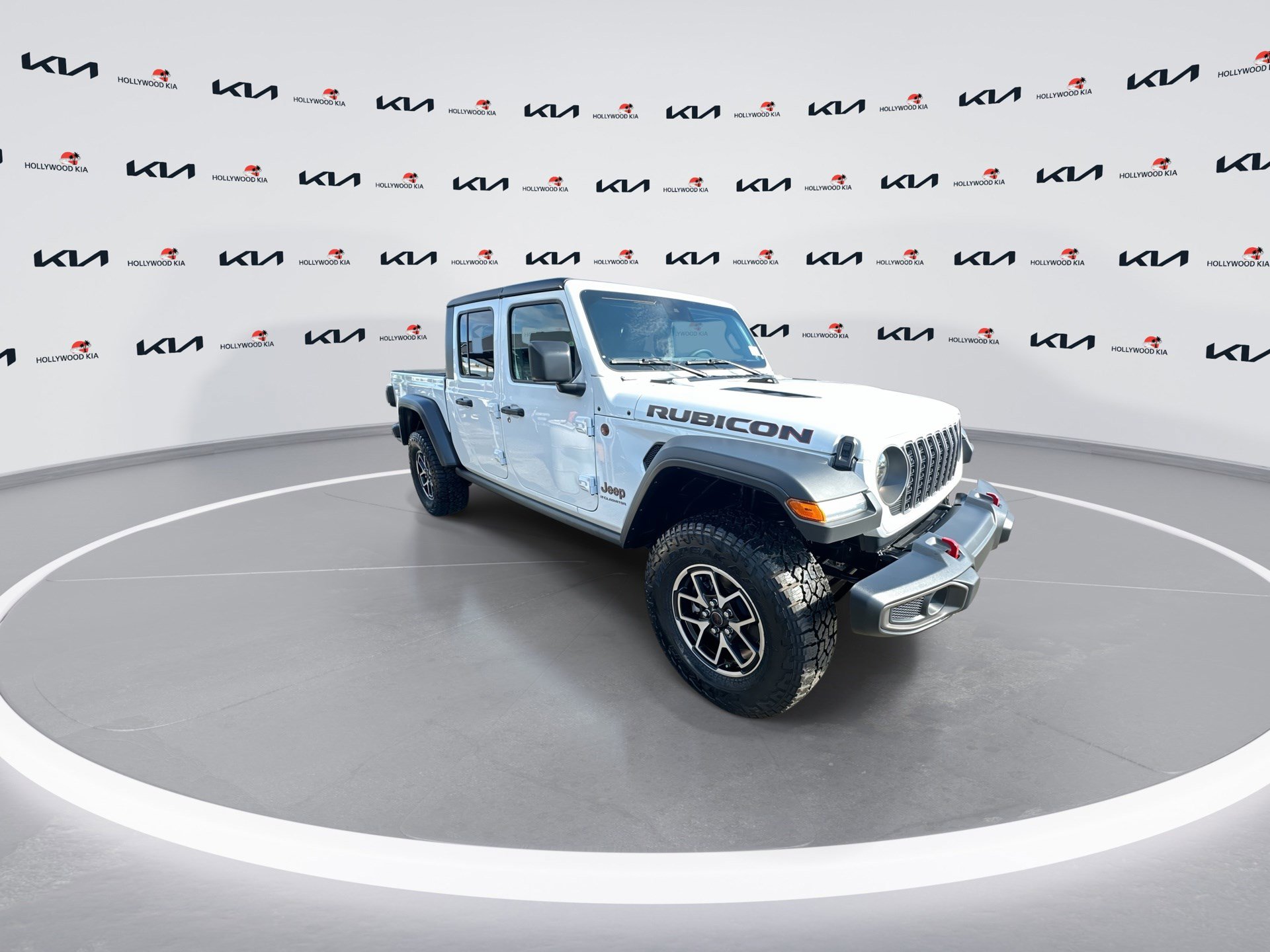 Used 2025 Jeep Gladiator Rubicon w/ Safety Group image 2
