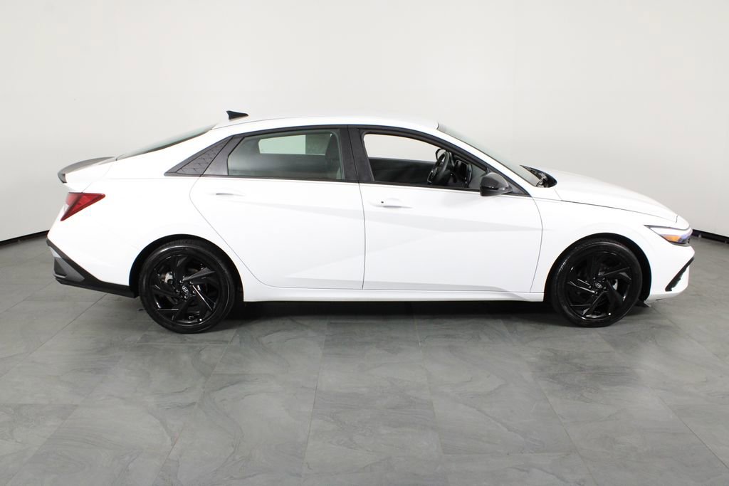 Certified 2026 Hyundai Elantra Sport FWD image 15