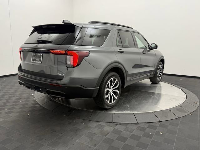 Used 2025 Ford Explorer ST-Line AWD/4WD image 7