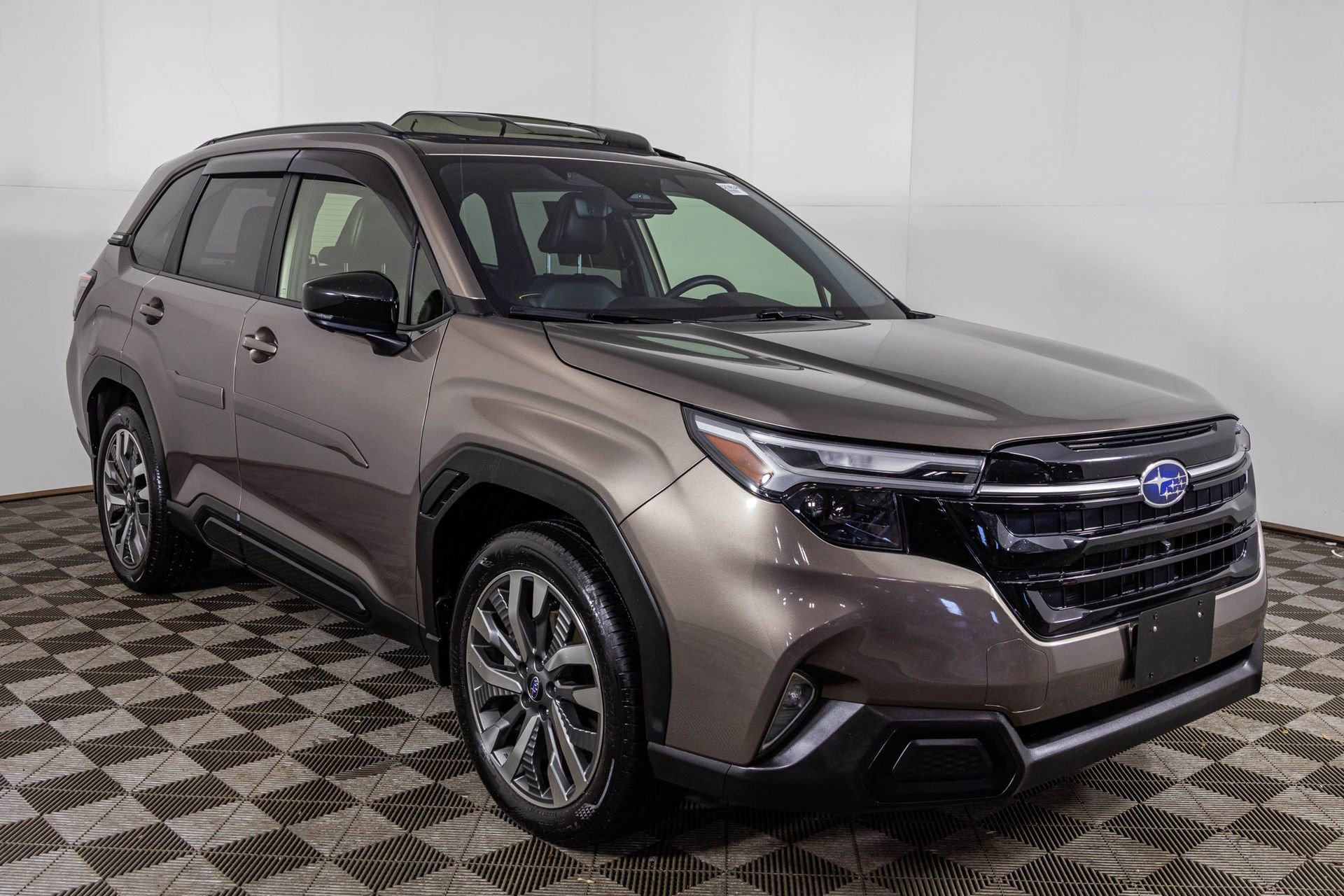 Used 2025 Subaru Forester Touring w/ Popular Package - Touring image 17