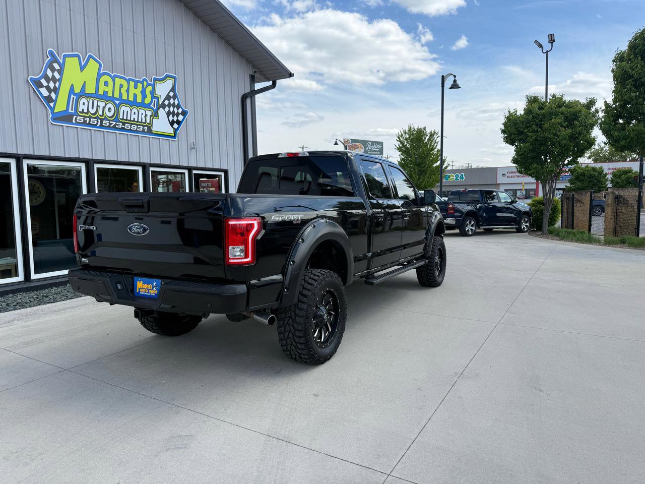 Used 2016 Ford F150 XLT w/ Equipment Group 302A Luxury AWD/4WD image 6