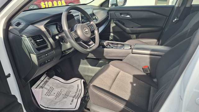 Certified 2024 Nissan Rogue SV image 9