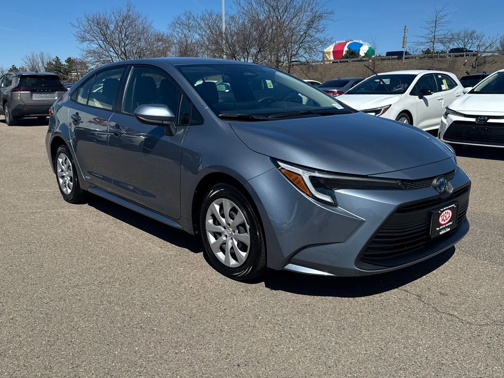 Used 2025 Toyota Corolla LE image 9
