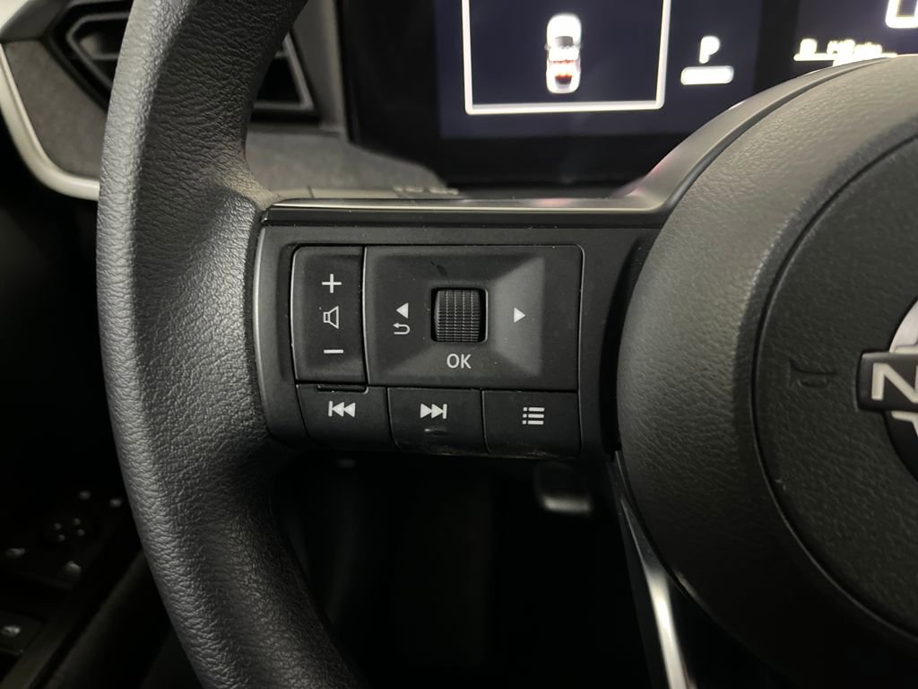 Used 2025 Nissan Kicks SV image 58