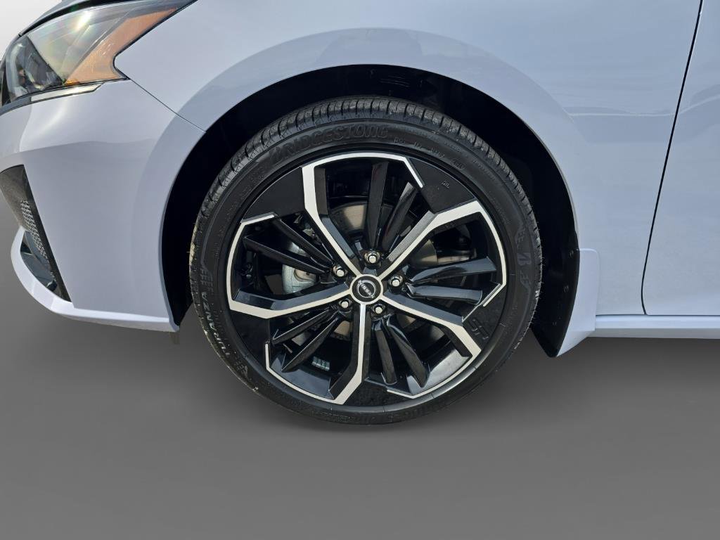 Certified 2025 Nissan Altima 2.5 SR image 9