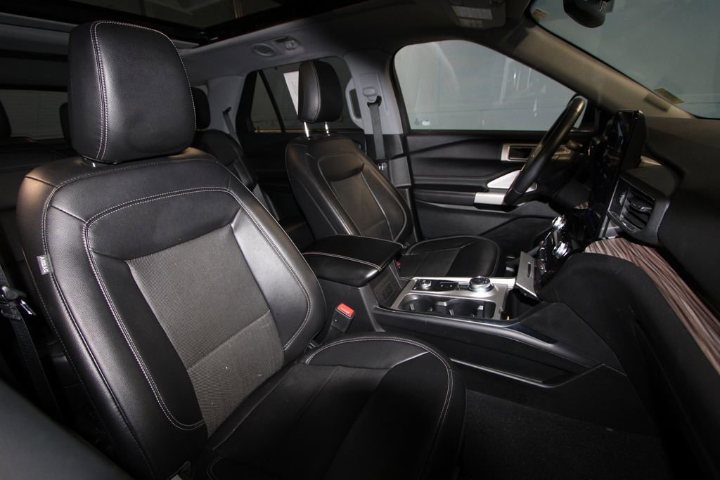 Used 2023 Ford Explorer Limited w/ Limited Technology Package image 27