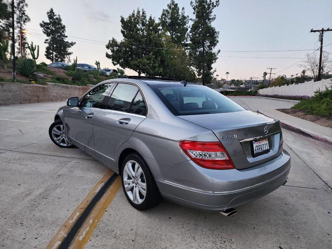 Used 2008 Mercedes-Benz C 300 Sedan image 6