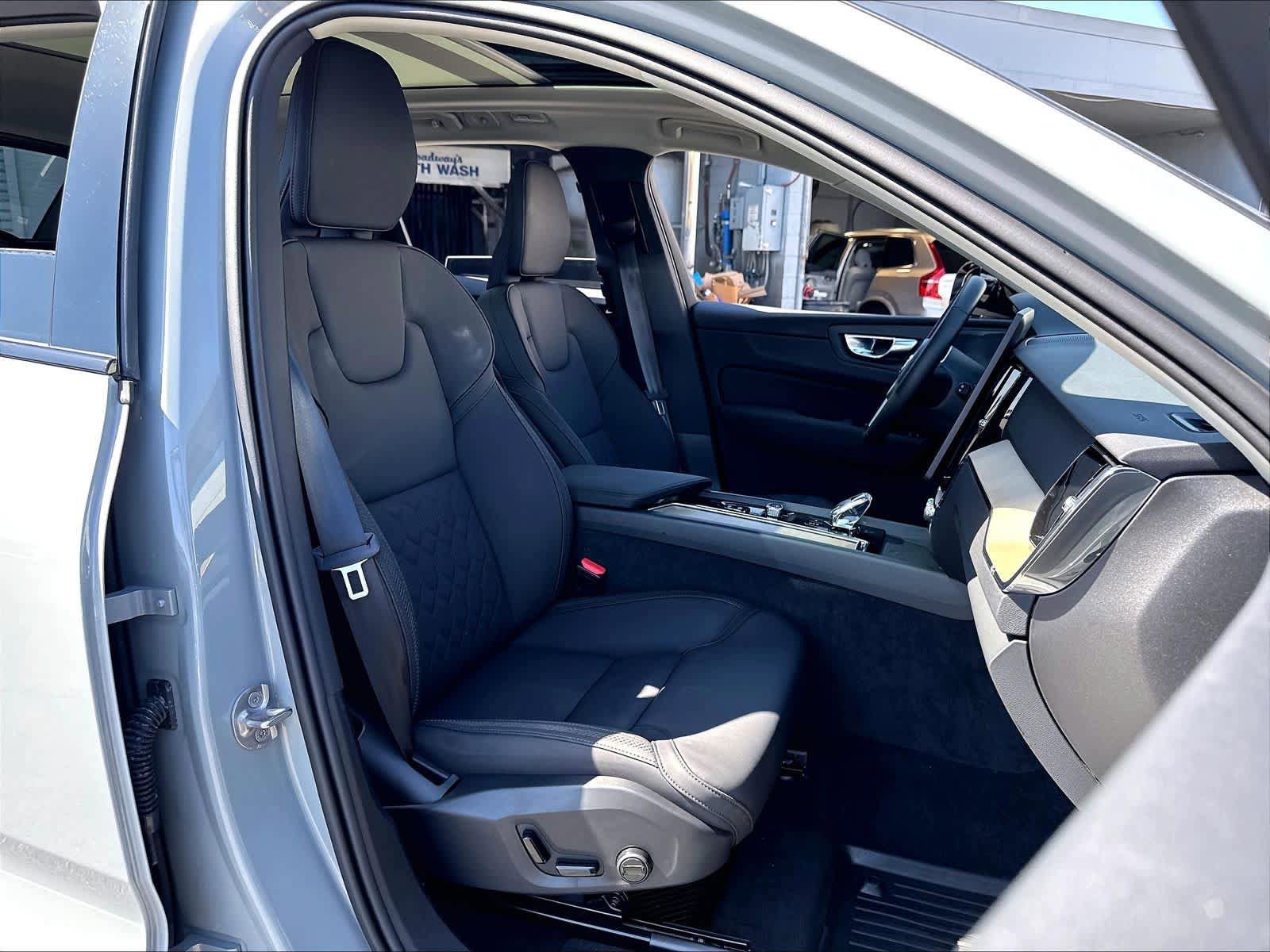 Used 2026 Volvo XC60 B5 Plus w/ Climate Package AWD/4WD image 10