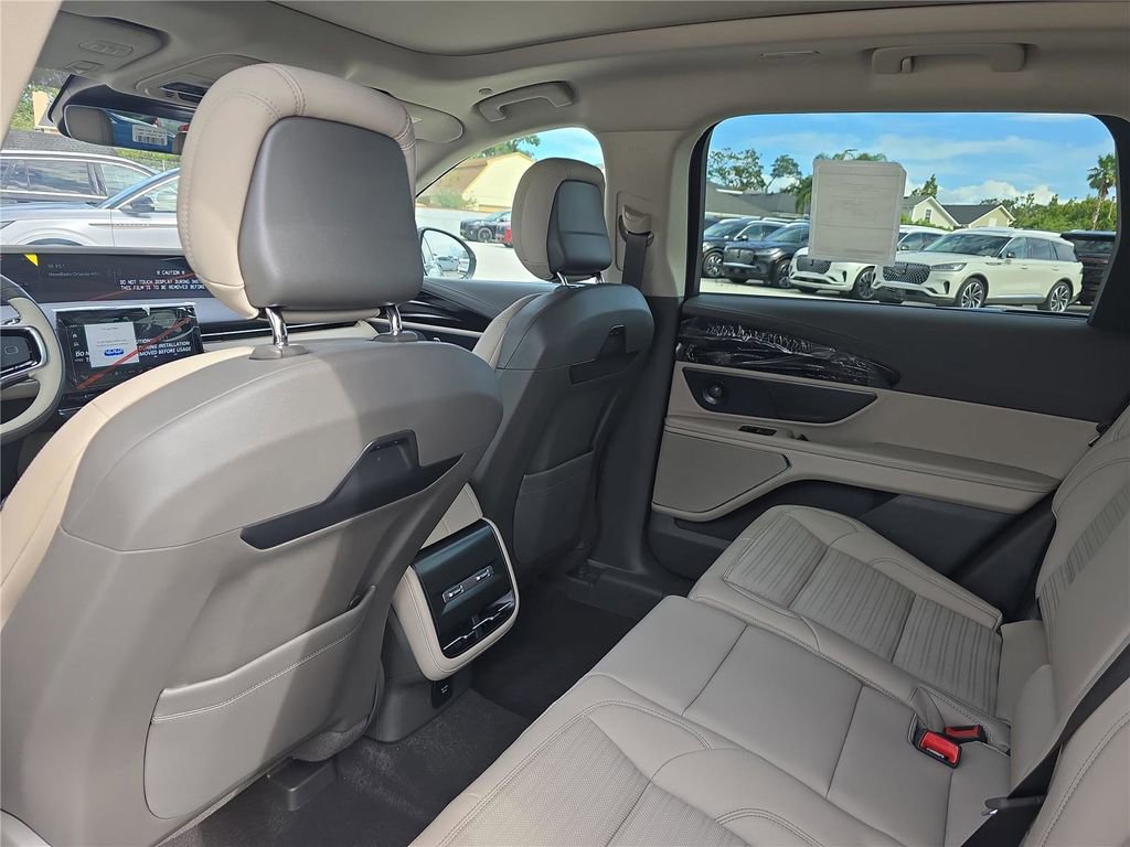 New 2025 Lincoln Nautilus Reserve image 12