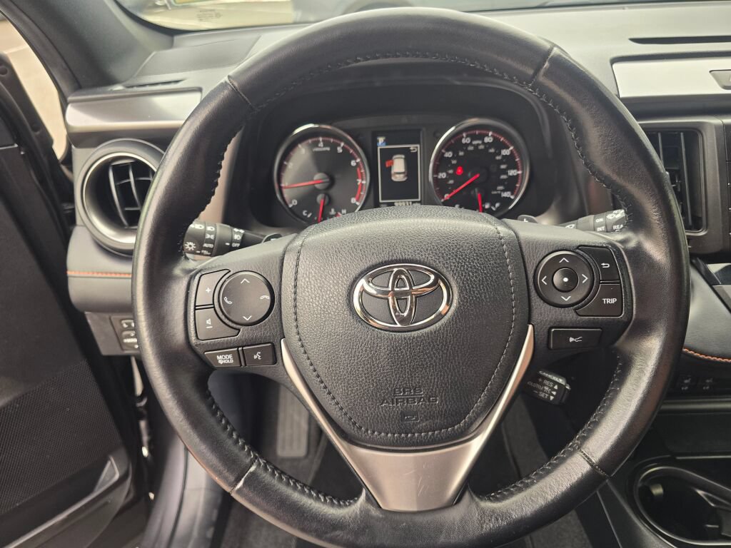 Used 2017 Toyota RAV4 SE AWD/4WD image 27
