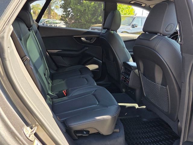 Used 2025 Audi Q8 Premium Plus image 24