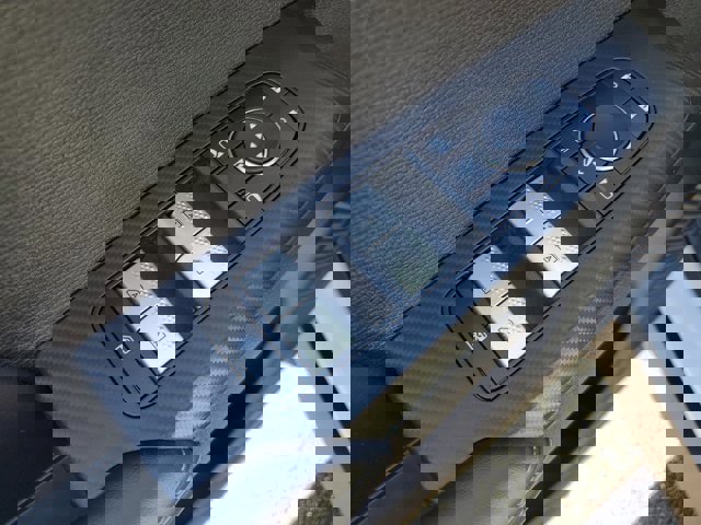 Used 2024 Mitsubishi Outlander SE image 15