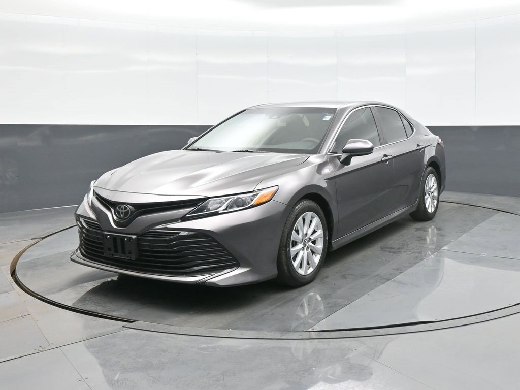Certified 2018 Toyota Camry LE image 3